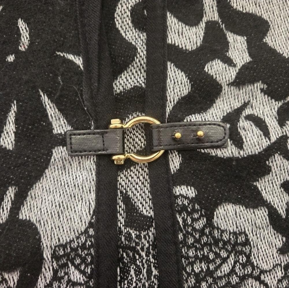 Marc New York Andrew Marc Black Gray Floral Knit Poncho Cape Wrap One Size - Picture 4 of 9